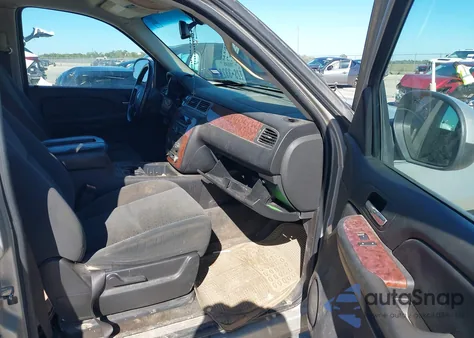 2007 Chevrolet Suburban 1500 Lt from USA, damaged, VIN 3GNFC16057G186159